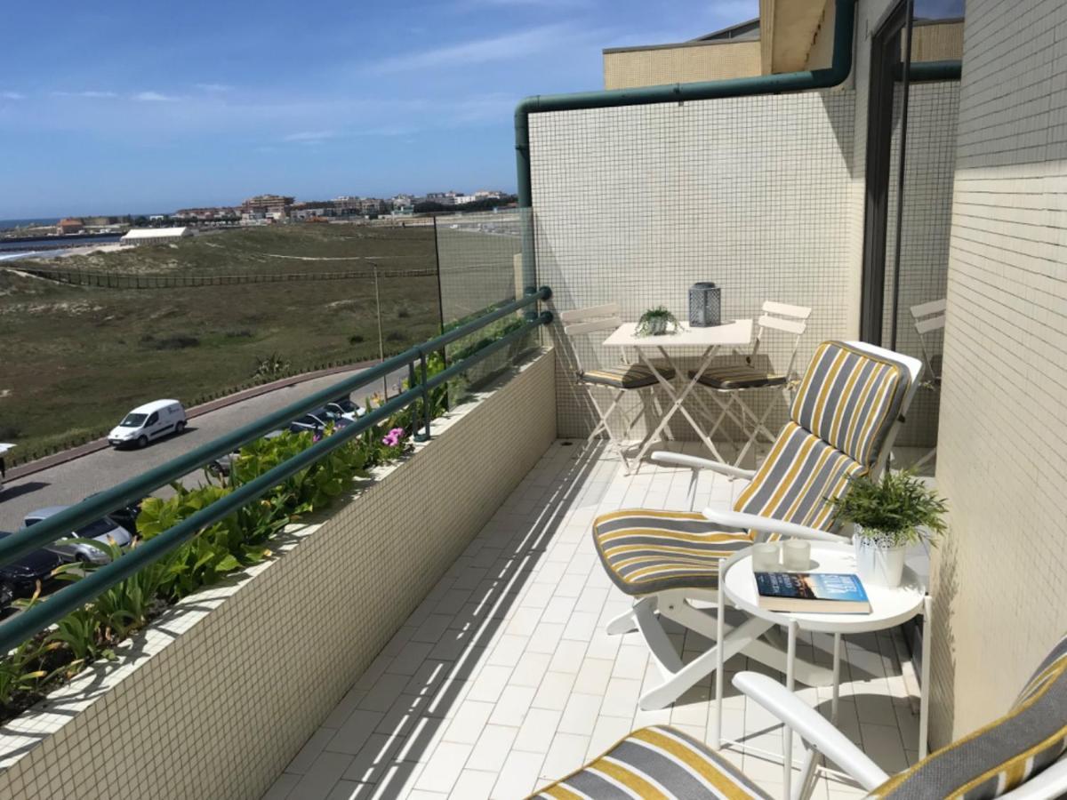 Beachfront Apartment With Sea View Azurara Exteriér fotografie