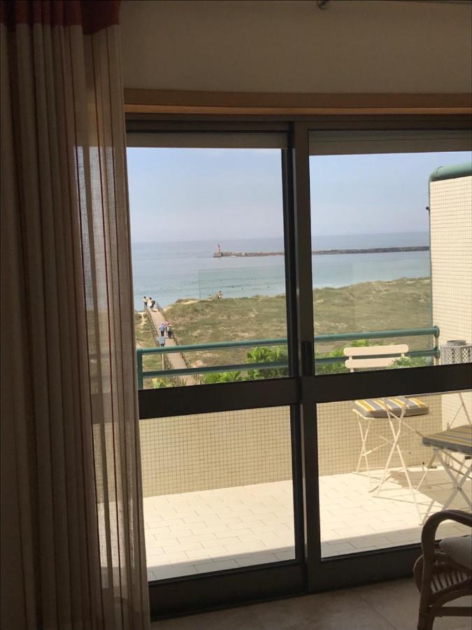 Beachfront Apartment With Sea View Azurara Exteriér fotografie